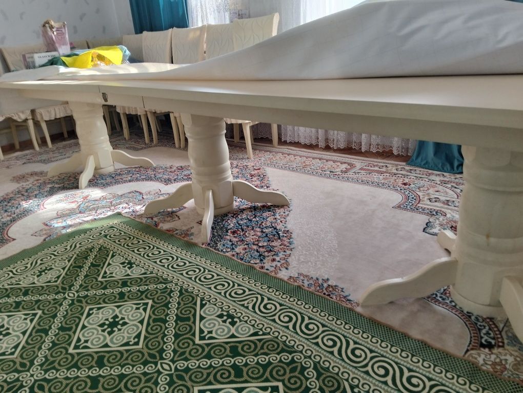 Продаётся стол размер 4 м 4,5 м