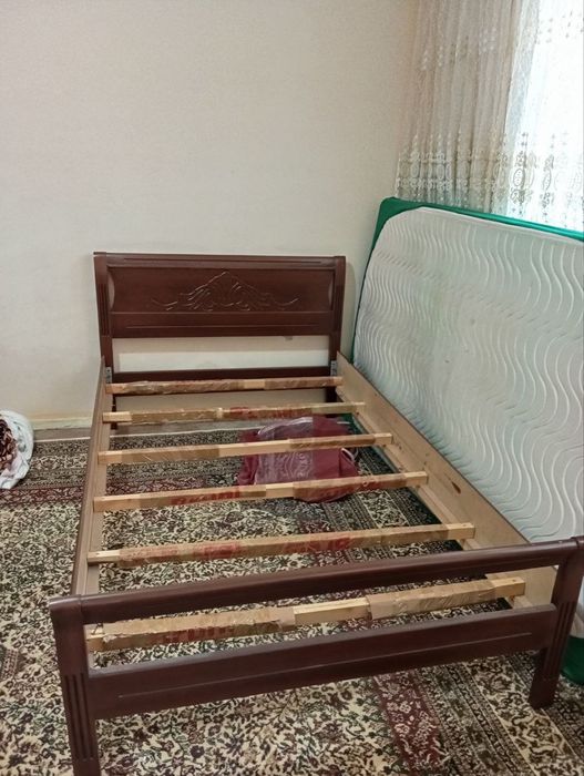 Кровать с матрасом 120*2