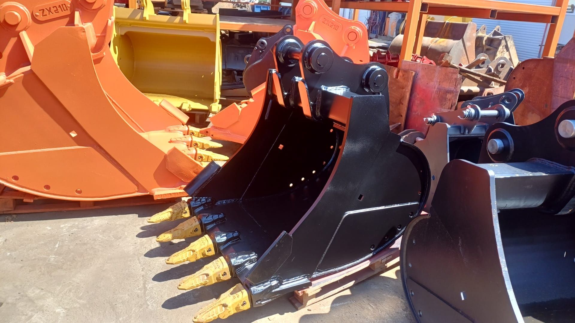 Cupa excavator de la 12 pana la 110 tone