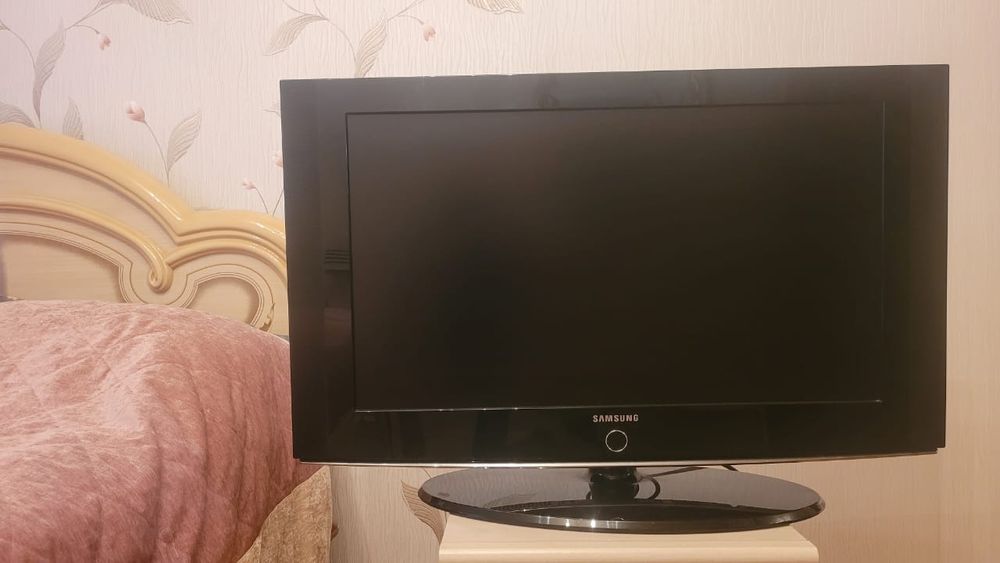 Продам телевизор Самсунг 32 диагональ.