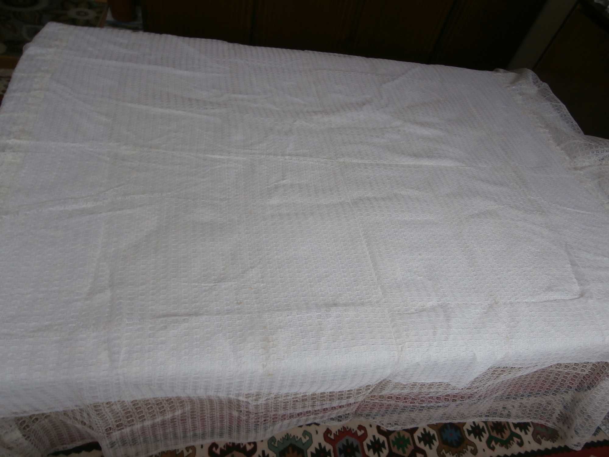 Покривки дантелени за легло и маса