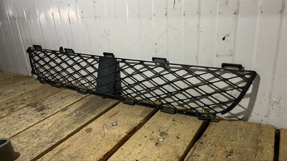 Решетка Toyota Yaris 2000-2005