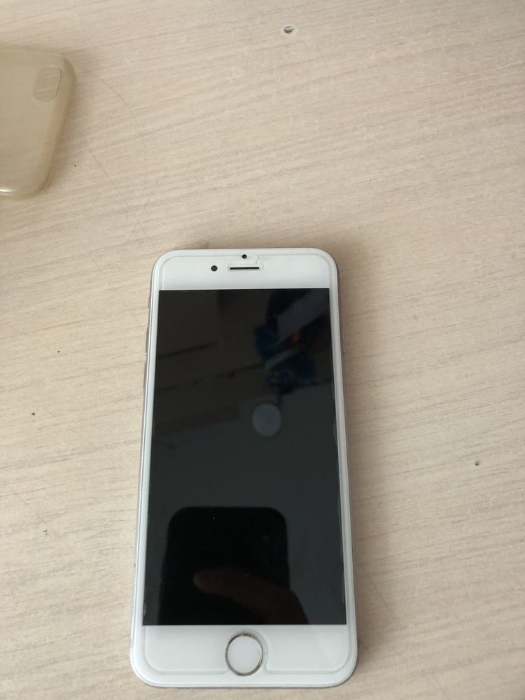 Vând iPhone 6 gri display alb