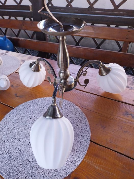 Candelabru  cu trei brațe