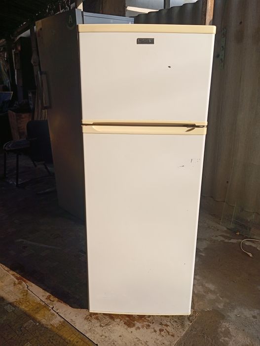 Срочно продаю холодильник ройсон в идеальном состоянии