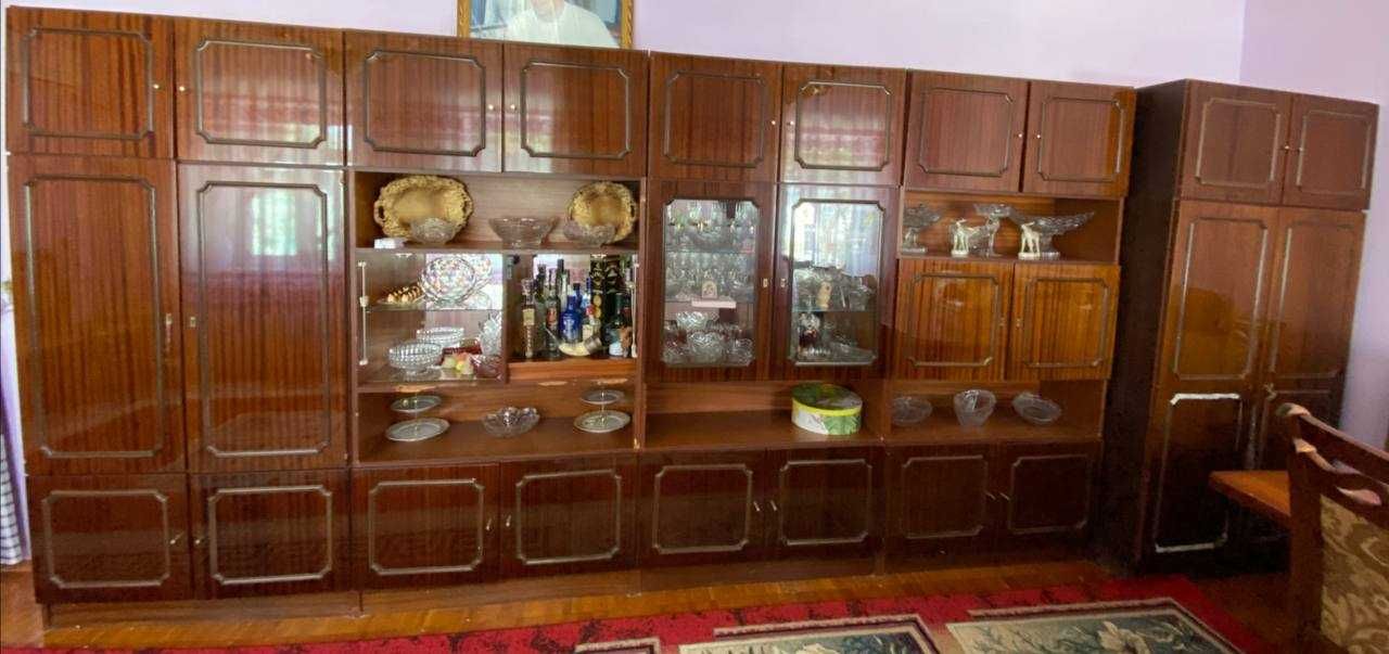 Продается мебельная стенка в зал