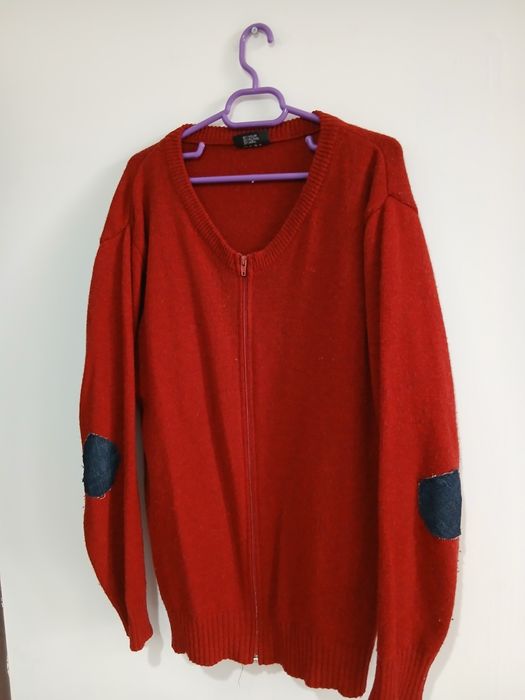 Pulovar unisex cu fermoar culoare grena masura 50 sau XL stare perfect