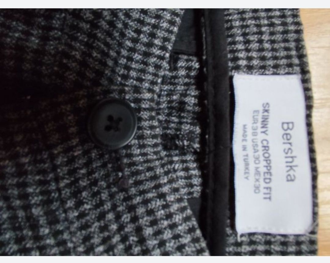 Bershka pantaloni dama M