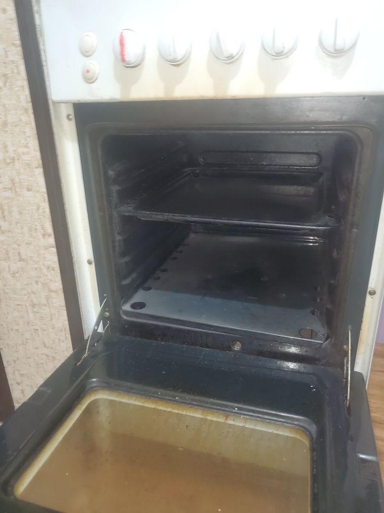 Газовая плита в хорошем состоянии