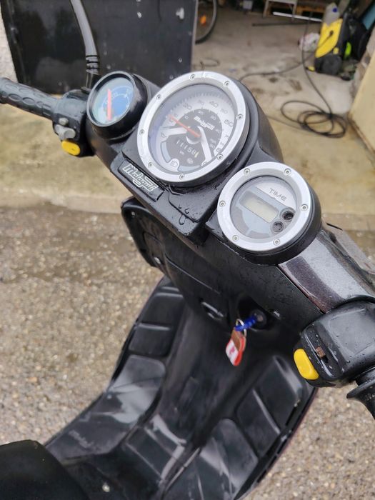 Скутер Малагути F12 + подарък