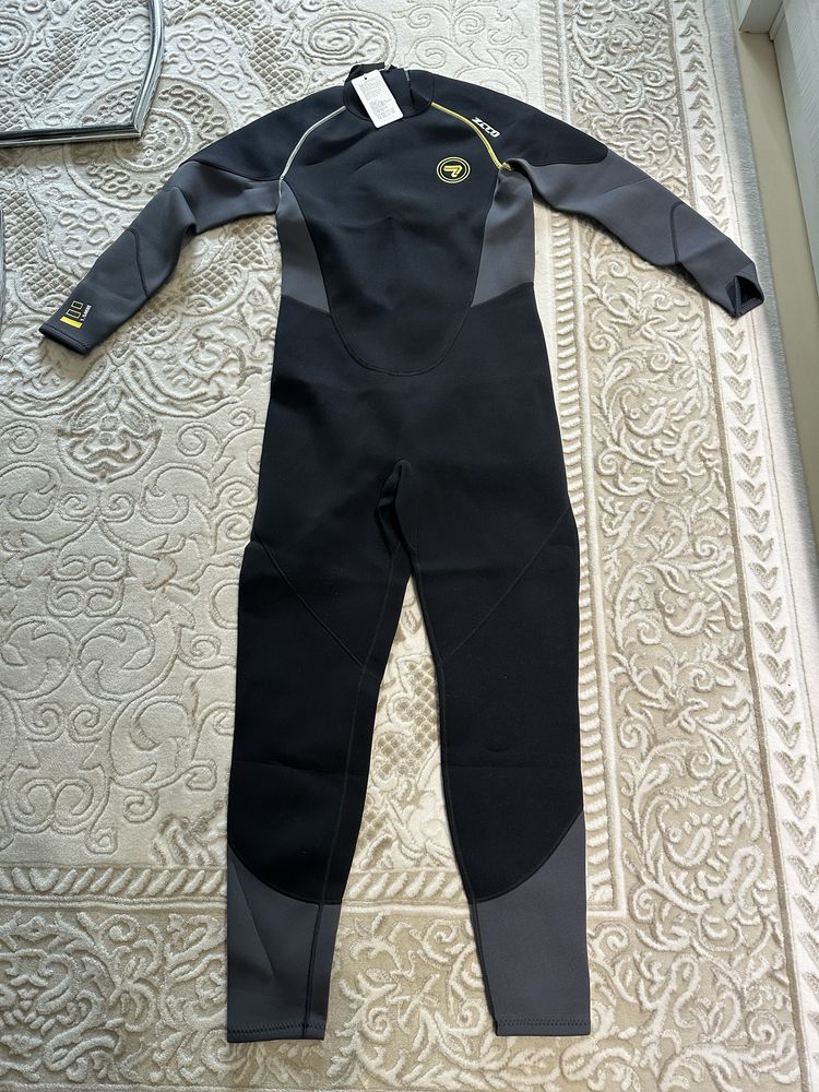 Costum sau costume neopren inot NOI marimi M, L, XL si 2XL