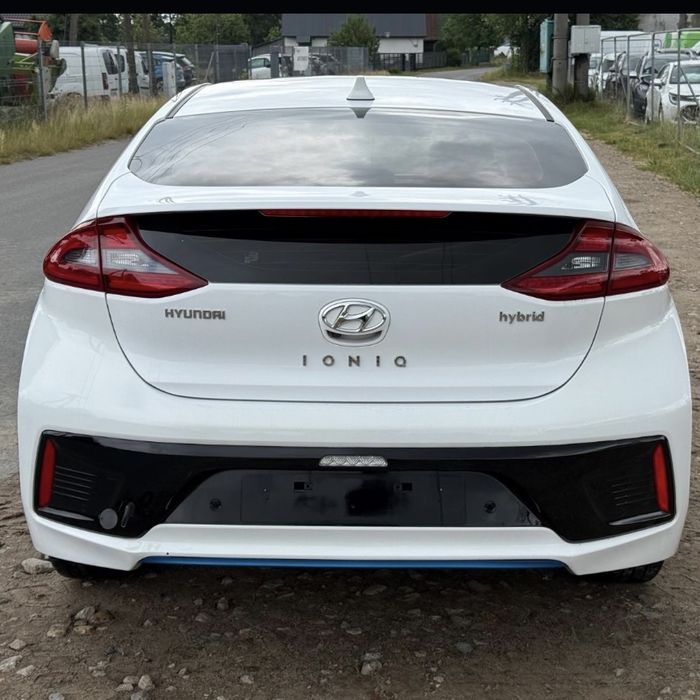 Продава се на части Hyunda ioniq 72000км
