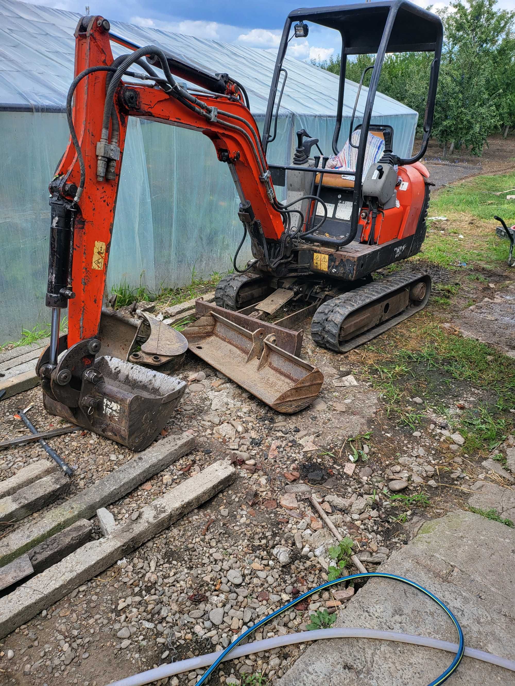 Montaj fose septice săpături și amenajări cu miniexcavator