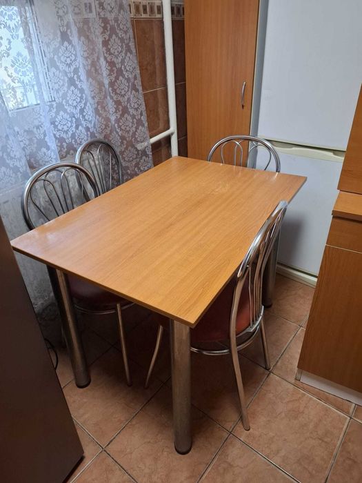 Vand mobila de bucatarie completa ARAD