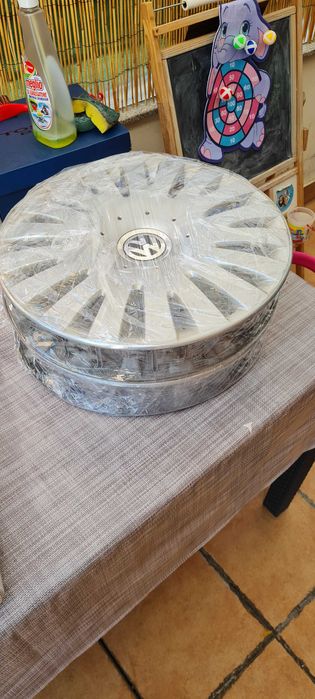 К-т оригинални VW тасове 16" - в много добро състояние