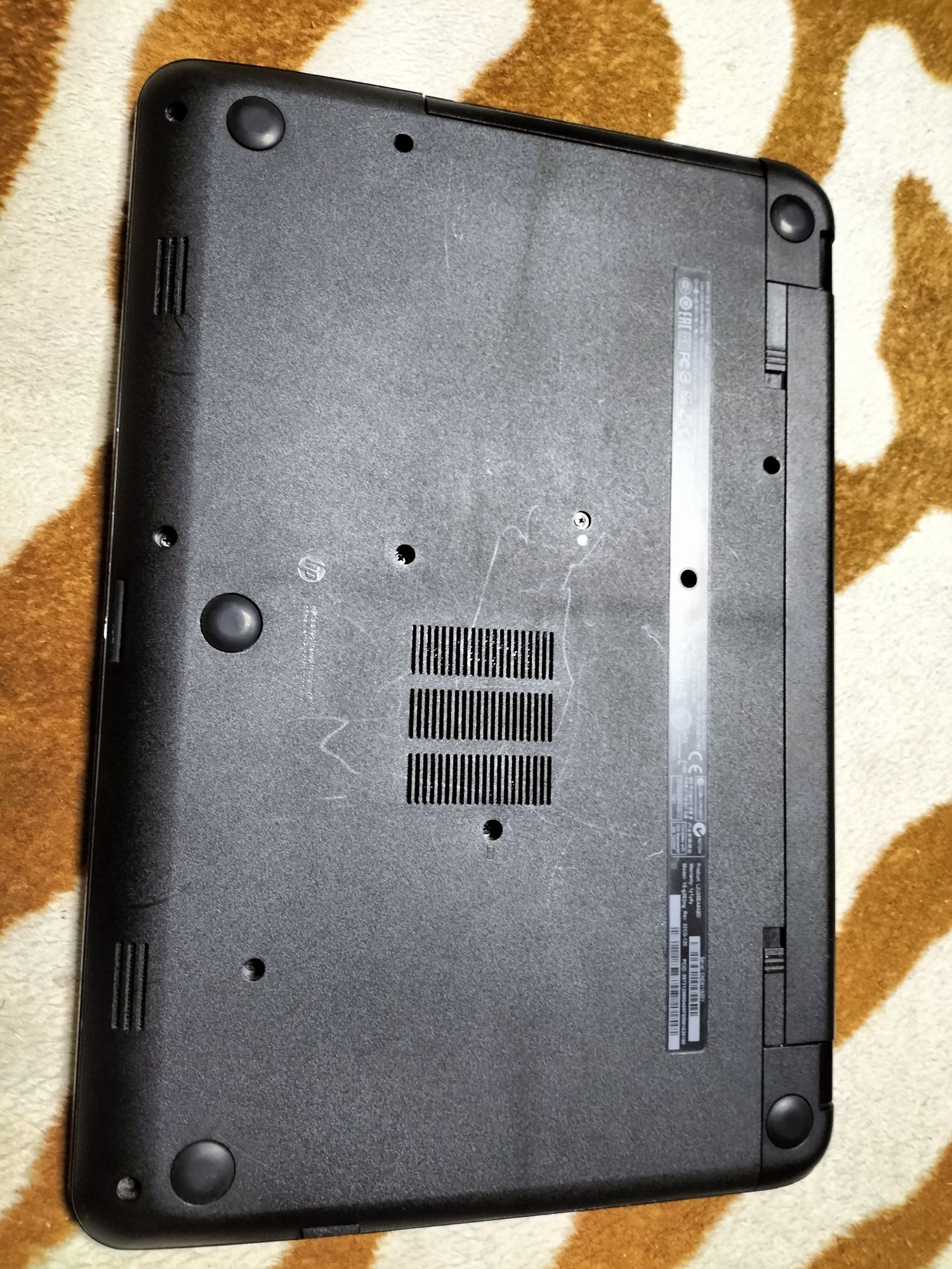 Laptop HP 15 AMD a8-6410 ,4gb DDR3 ,video r5 hdd 500gb