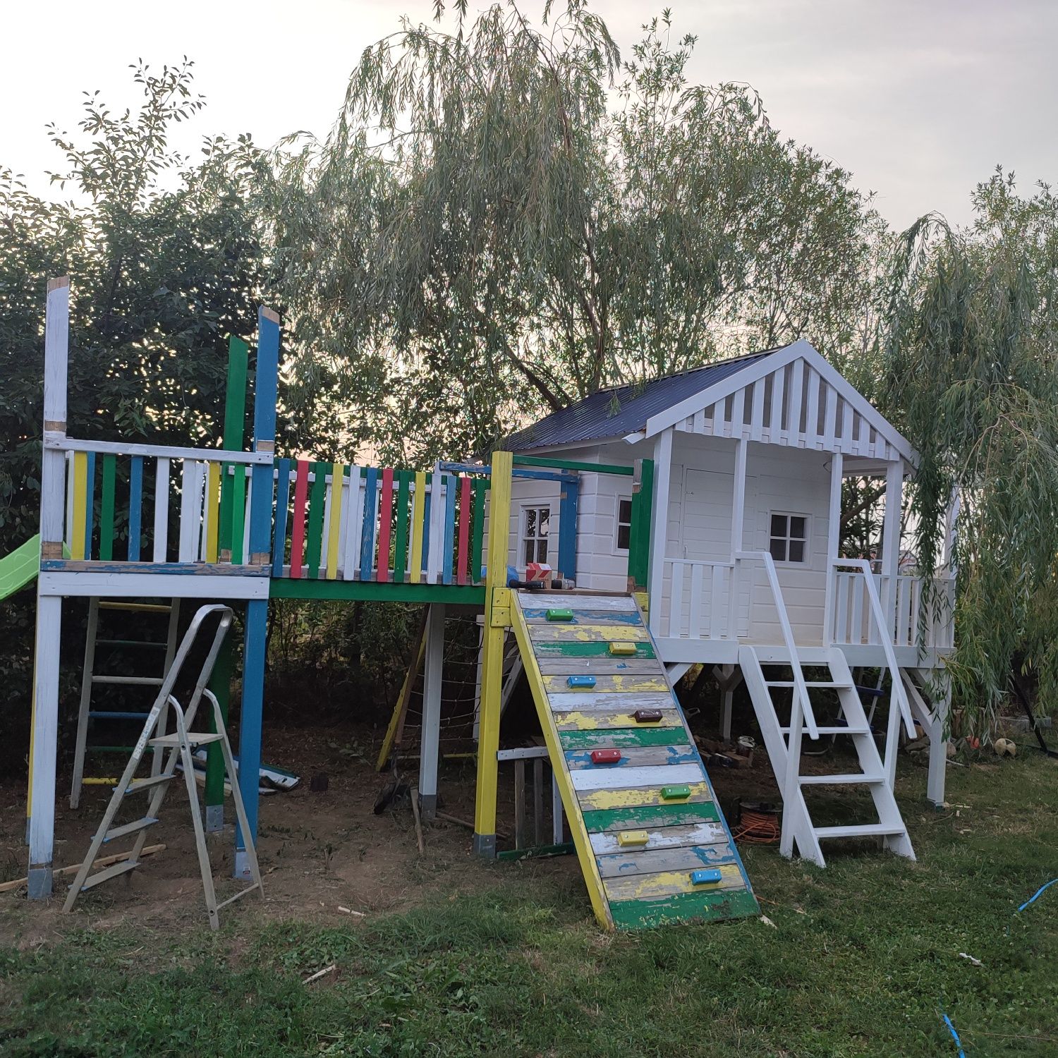 Căsuțe și locuri de joacă din lemn pentru copii Bucuresti