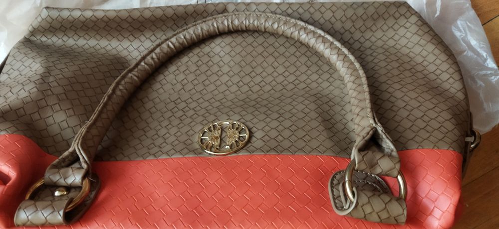 Нова чанта от Avon