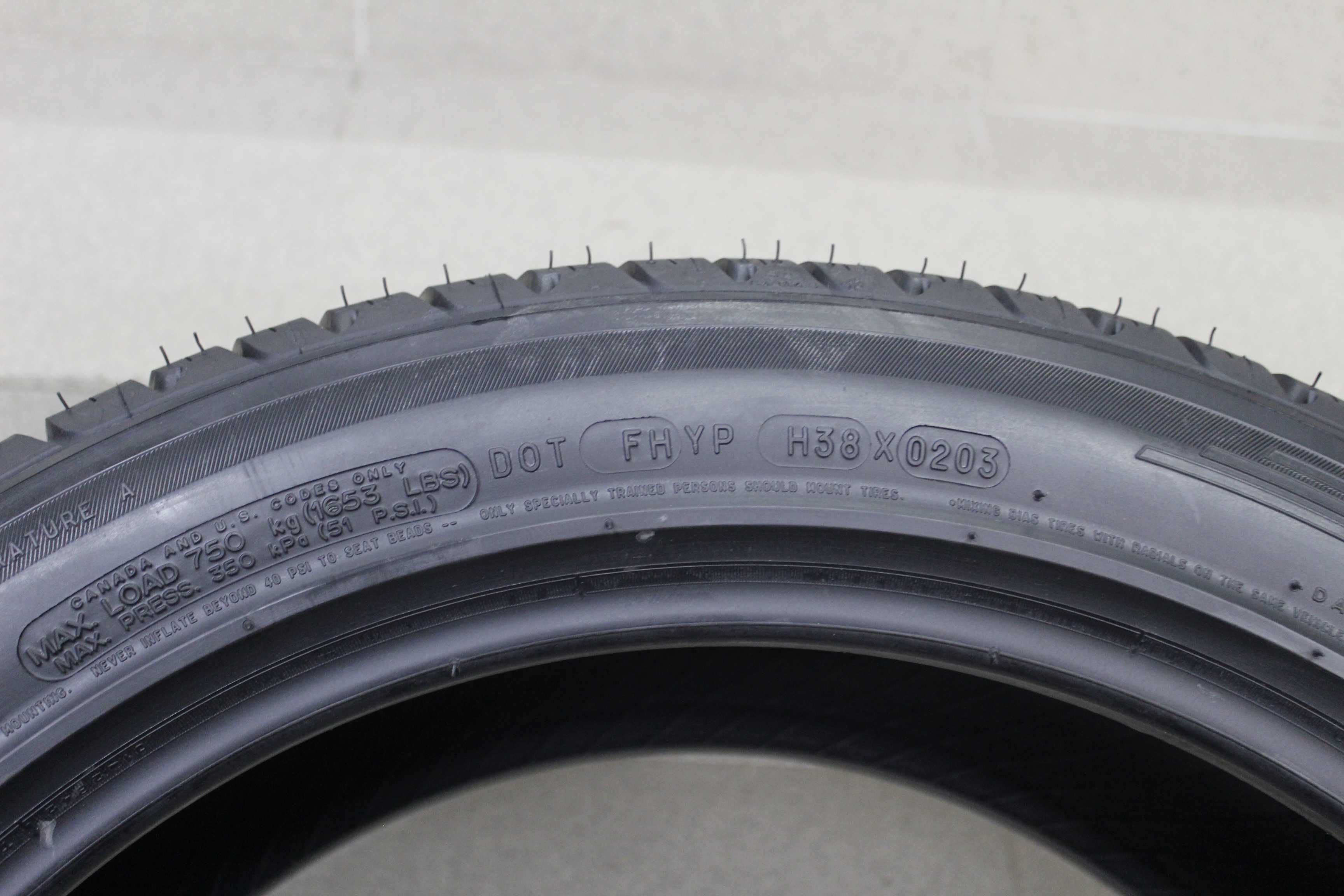 245/45-19 Michelin