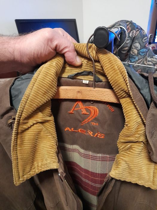 Vând Geaca (bărbați)și Haina din blana naturala (Dama)