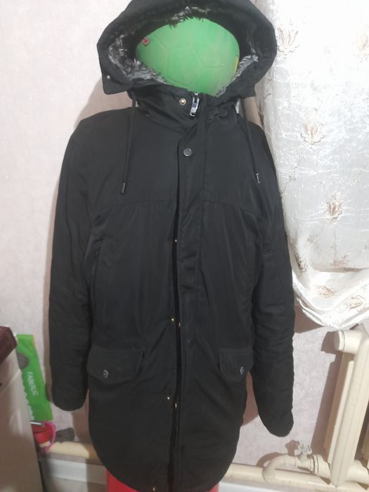 Продам Зимную Мужскую Куртку.(Пуховик с Копюшоном).Размер 56.В Хорошем