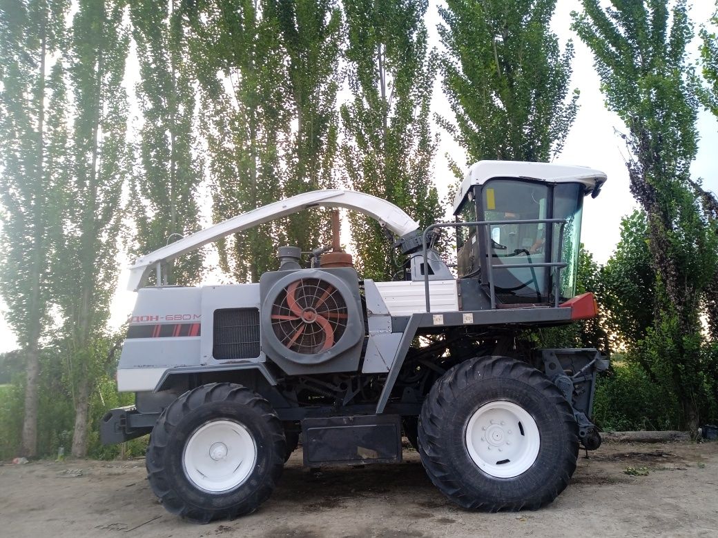 Слёс маккажухори урадиган комбайн Дон 680 сотилади, 4600 соат ишлаган