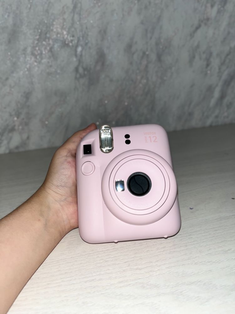 Камера Instax mini 12,неиспользованная