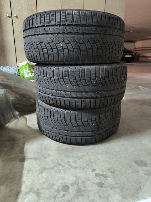 Vând anvelope iarnă Nokian WR A4 – 235/45 R17 97XL (set 4 bucăți)