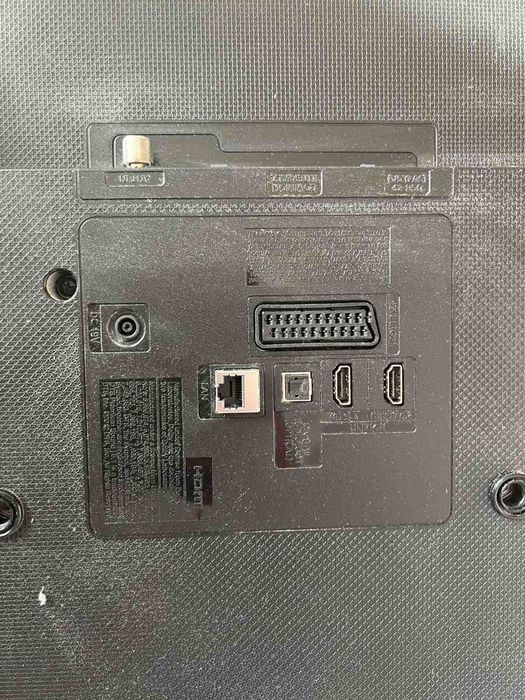 Продавам работещ телевизор SAMSUNG UE 32"