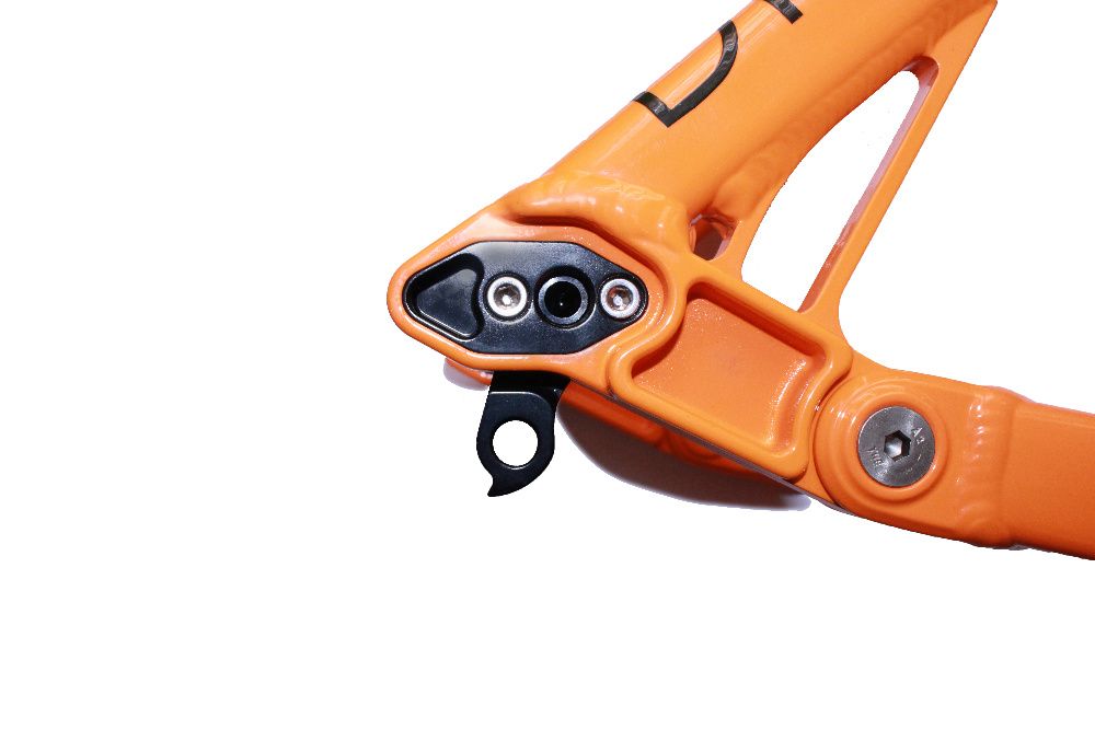 26/27.5-L/XL RAM DHX2 220 Alloy Frame / Алуминиева Рамка DH