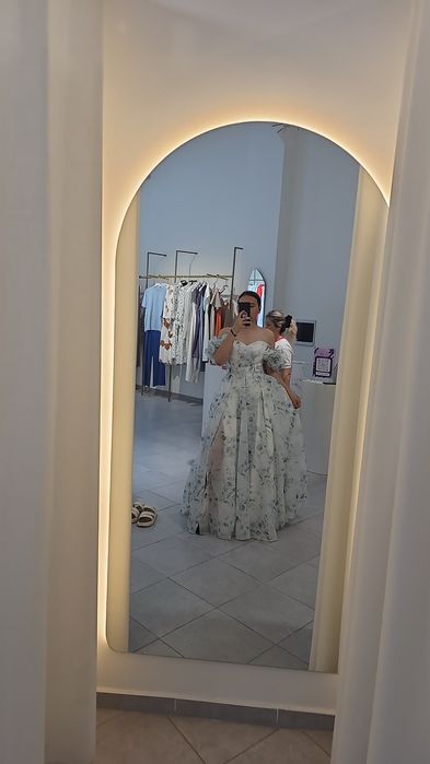 Красивое карсетное платье в пол