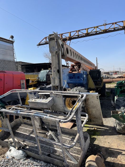 Продам целиком или по запчастям Grove AMZ 131