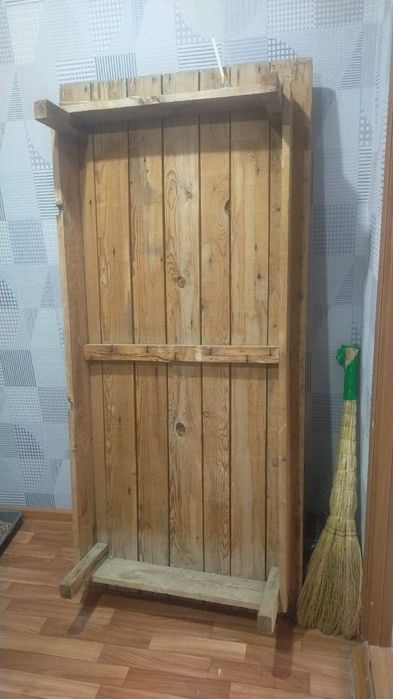 Не высокий стол метр полтора 40 см высота