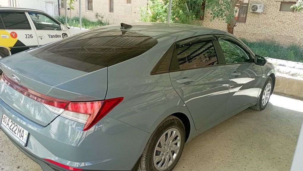 Hyundai Elantra.