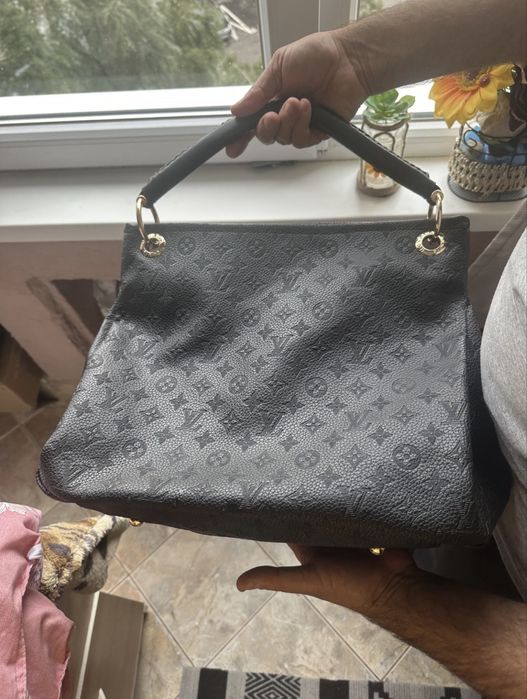 Vand geanta Louis Vuitton