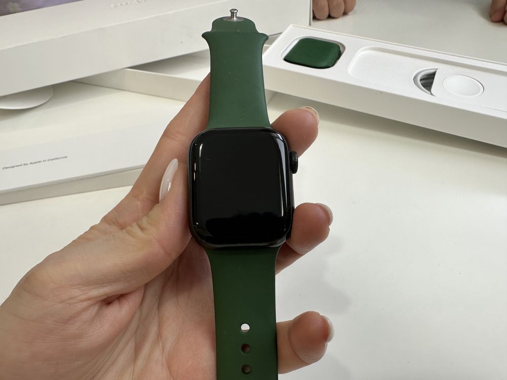 Продам Apple Watch series 7
