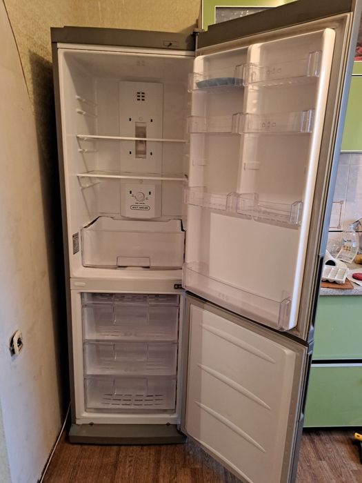 Продам холодильник LG