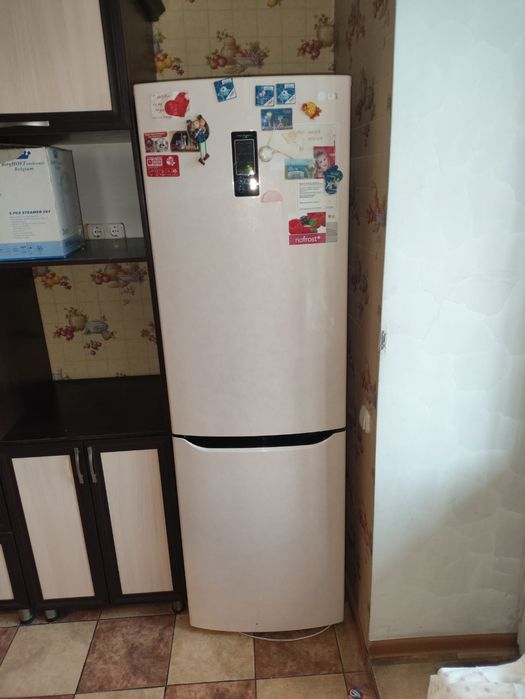 Продам холодильник LG