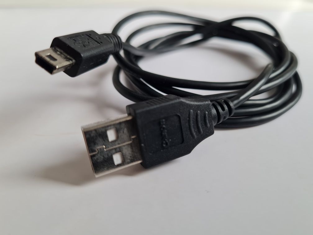 Cabluri USB, HDMI, Lightning