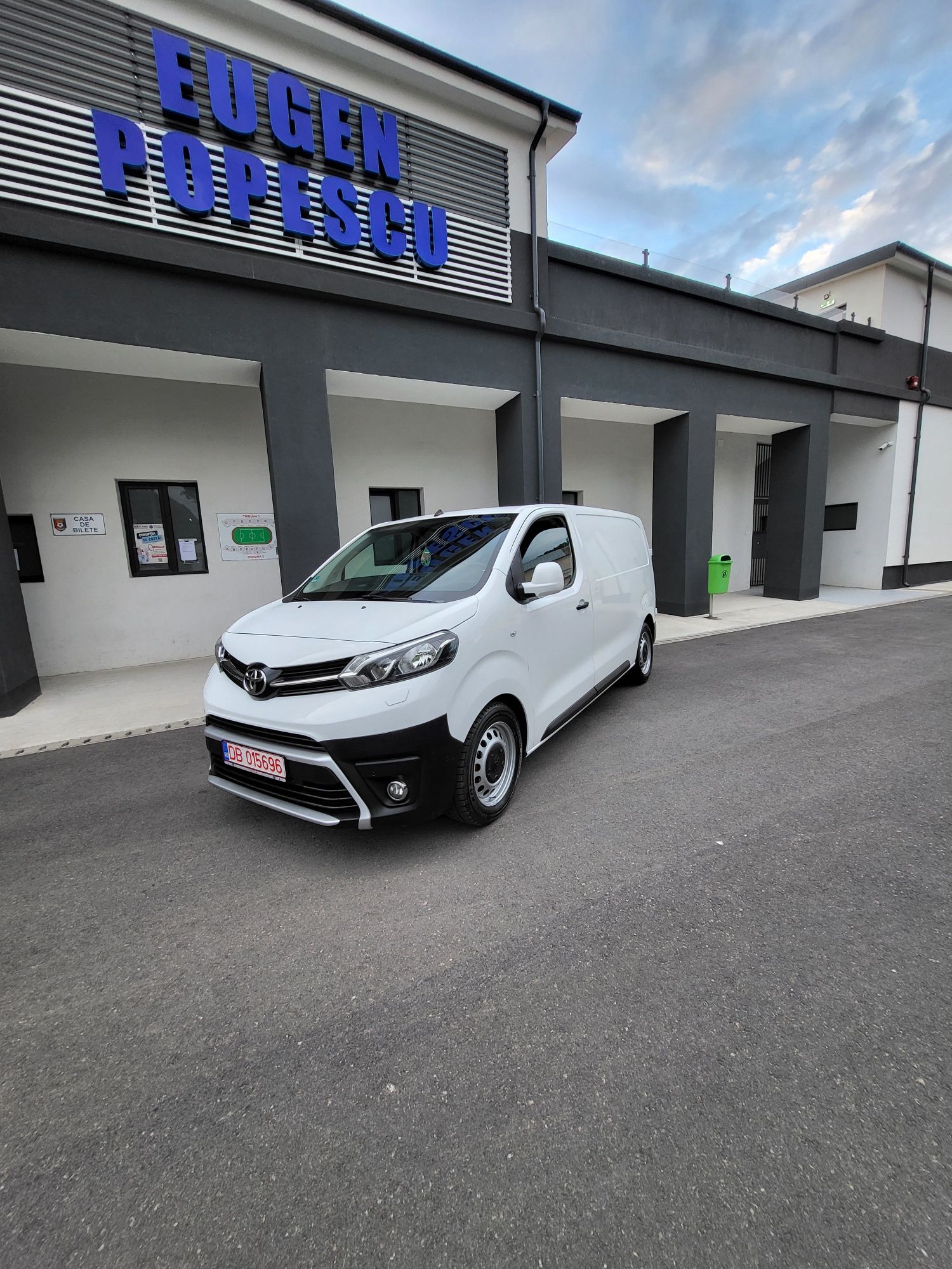 Toyota Proace/Jumpy/Scudo/Peugeot Expert 2019 IMPECABILA