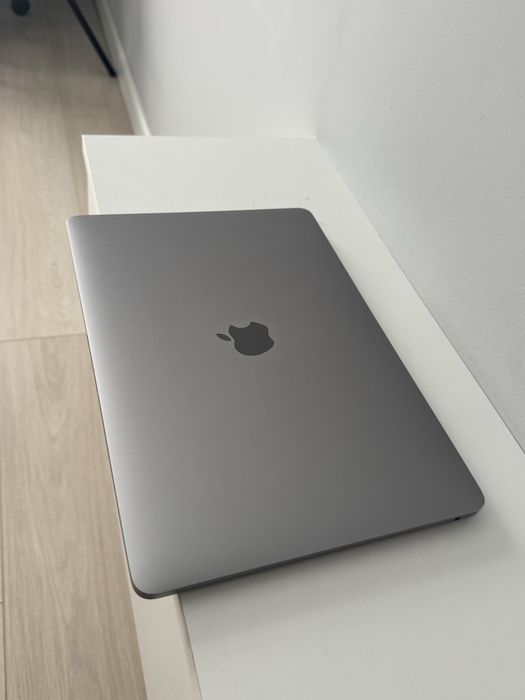 MacBook Pro 13” (2017) — в идеальном состоянии