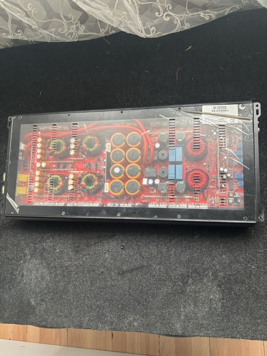 Продавам бас каса MTM Seria-3