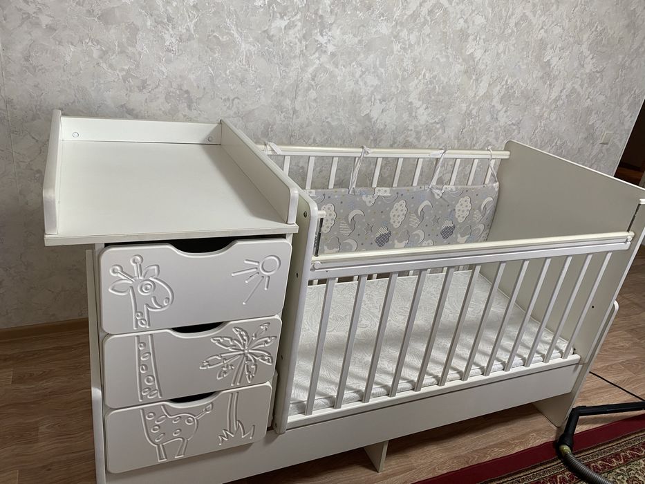 Продам Манеж кровать в хорошем состоянии