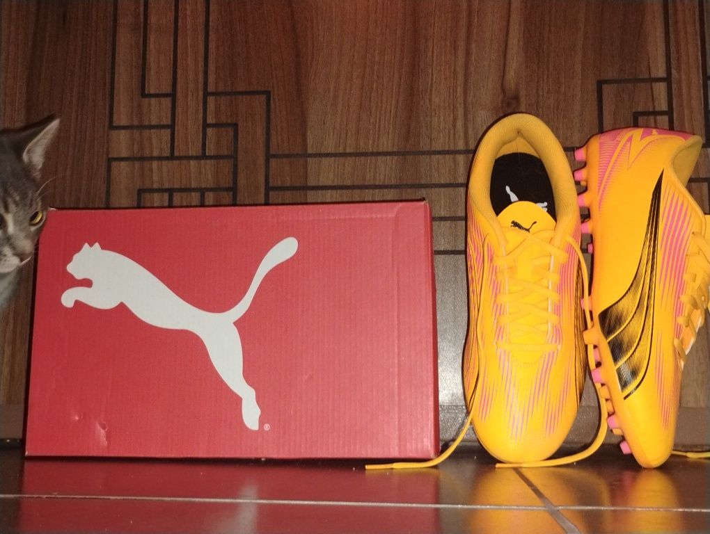 Футболни обувки puma чисто нови