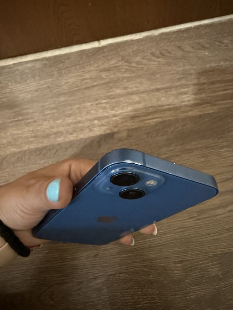 iPhone 13 черен и син