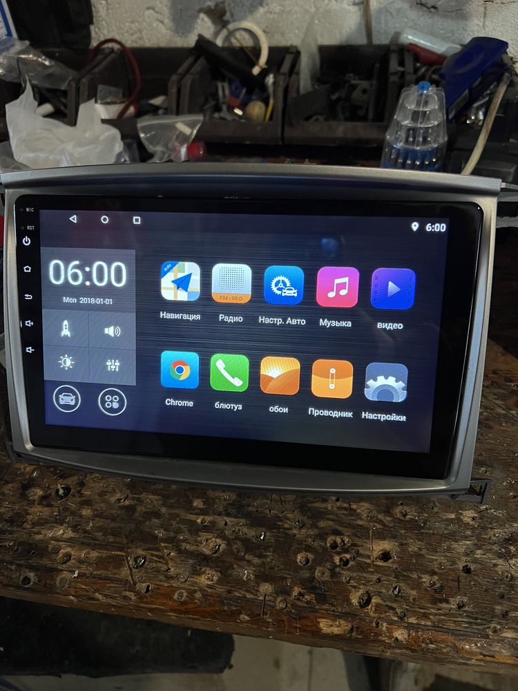 Android планшет на Toyota Land Cruiser 100