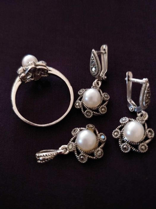 set complet din argint 925 cu marcasite si perle