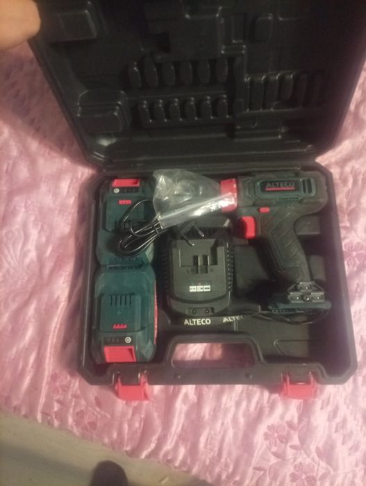 Шуруповерт аккумуляторный