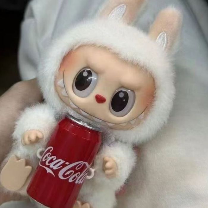 Колекционерски Labubu x Coca-Cola – Зимна лимитирана серия Pre order