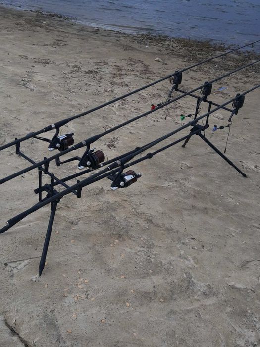 4 въдици JRC 2.75lb 3макари SHIMANO 8000 +калъф на JRC